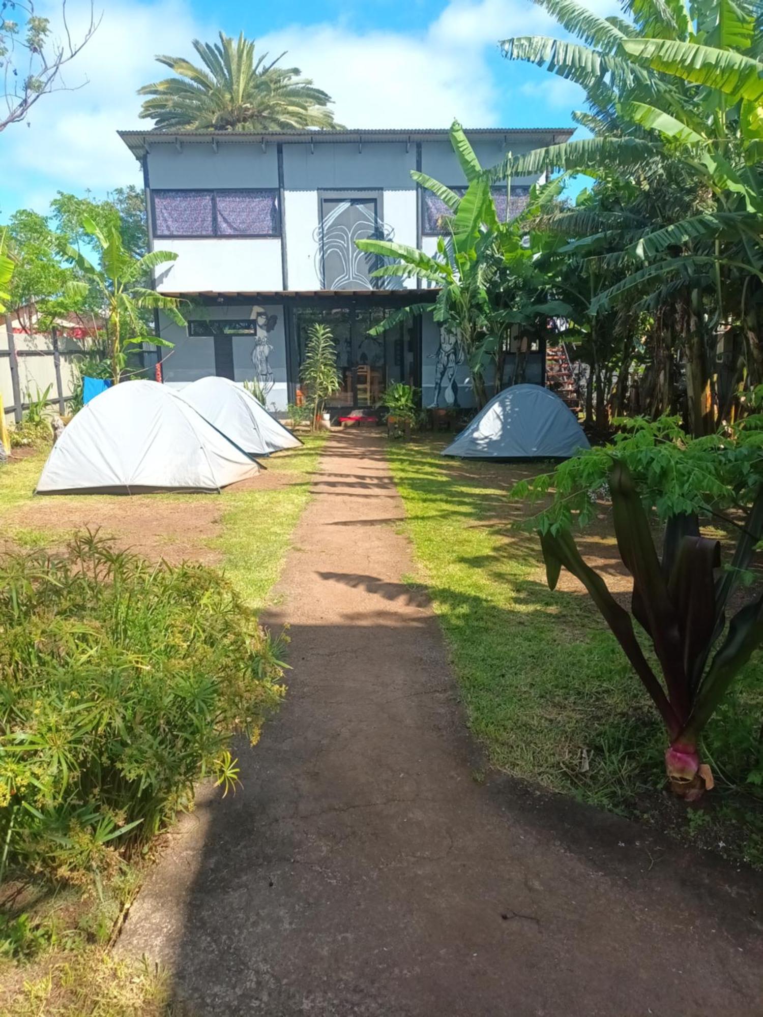 Moehiva Rapa Nui * Hanga Roa